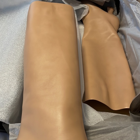 BOTTEGA VENETA Calf Leather Pull On Almond Toe Knee High Cloud Boots Cipria - Picture 10 of 12